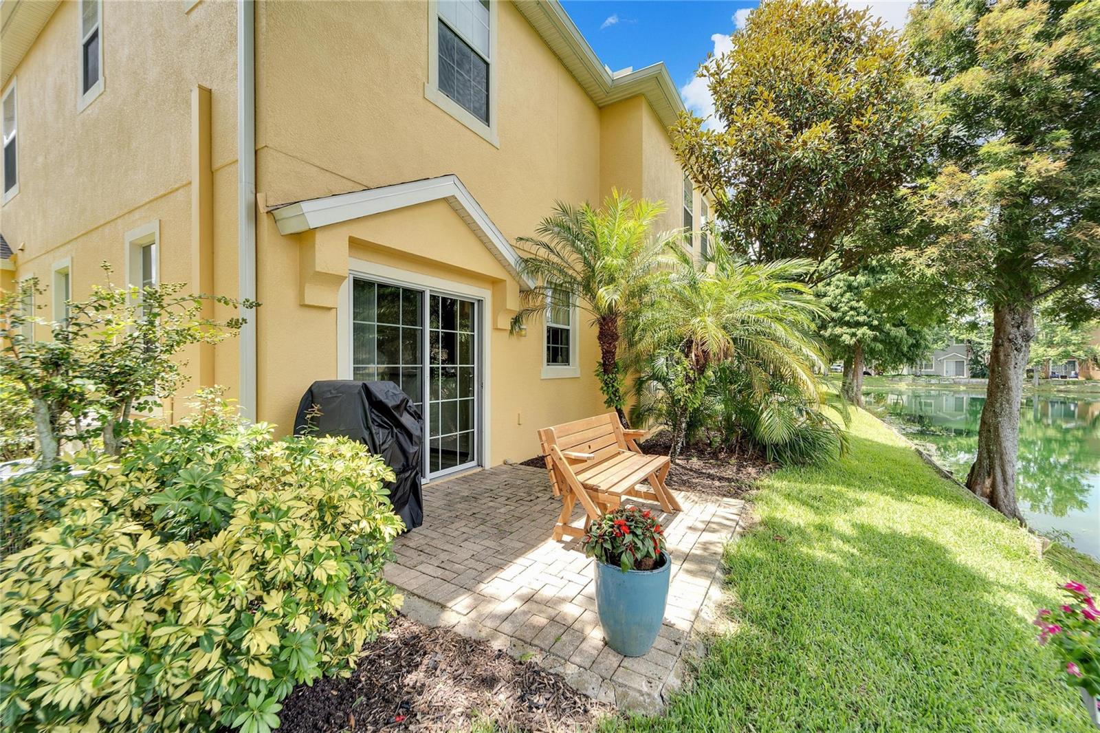 EAGLE PALM PH II - Residential Lease