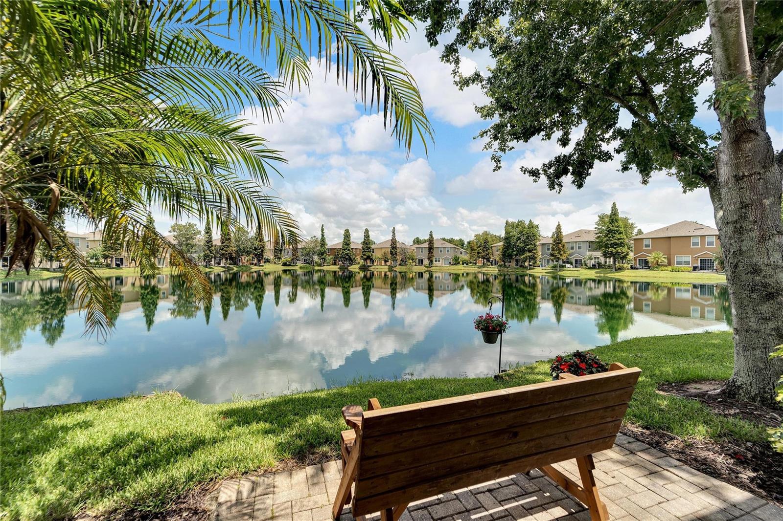 EAGLE PALM PH II - Residential Lease