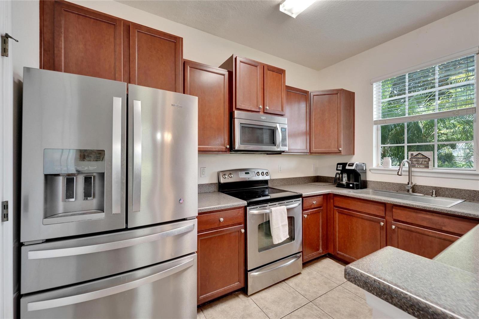 EAGLE PALM PH II - Residential Lease