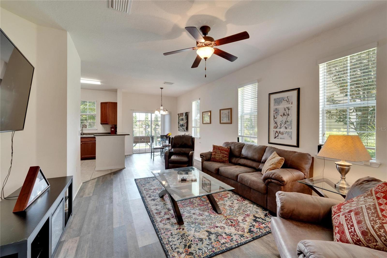 EAGLE PALM PH II - Residential Lease