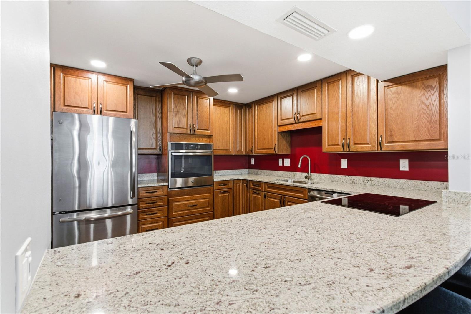 REDINGTON TOWERS BLDG 2 CONDO - Residential