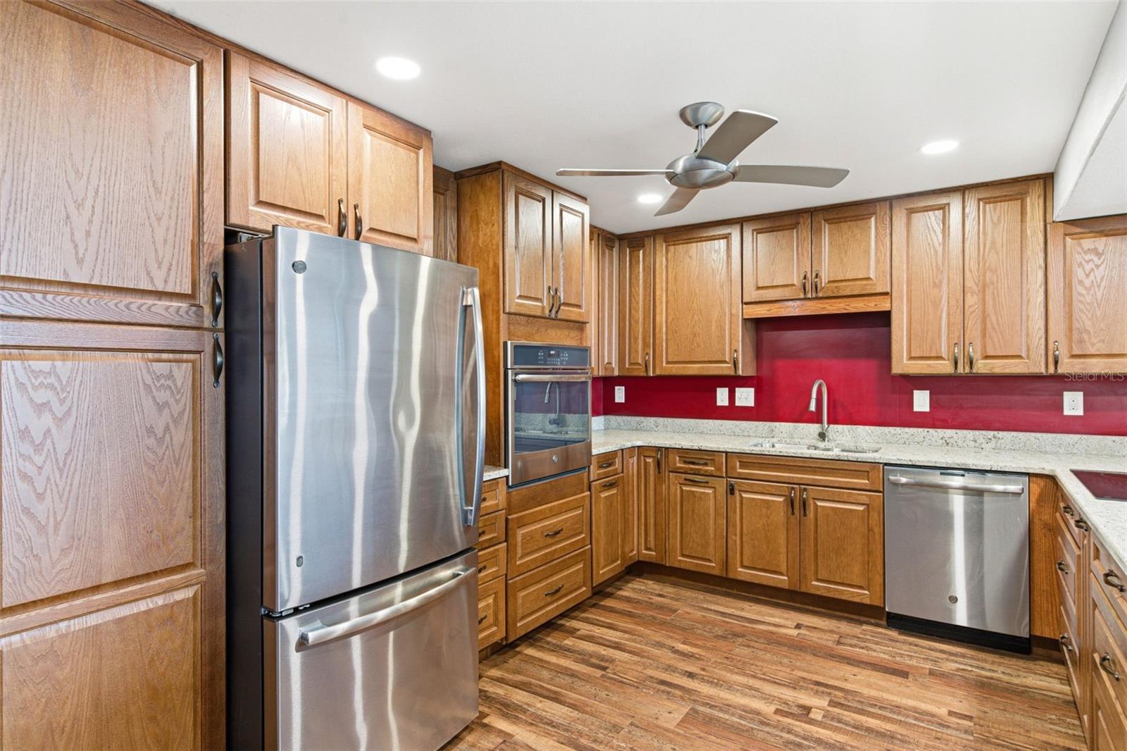 REDINGTON TOWERS BLDG 2 CONDO - Residential