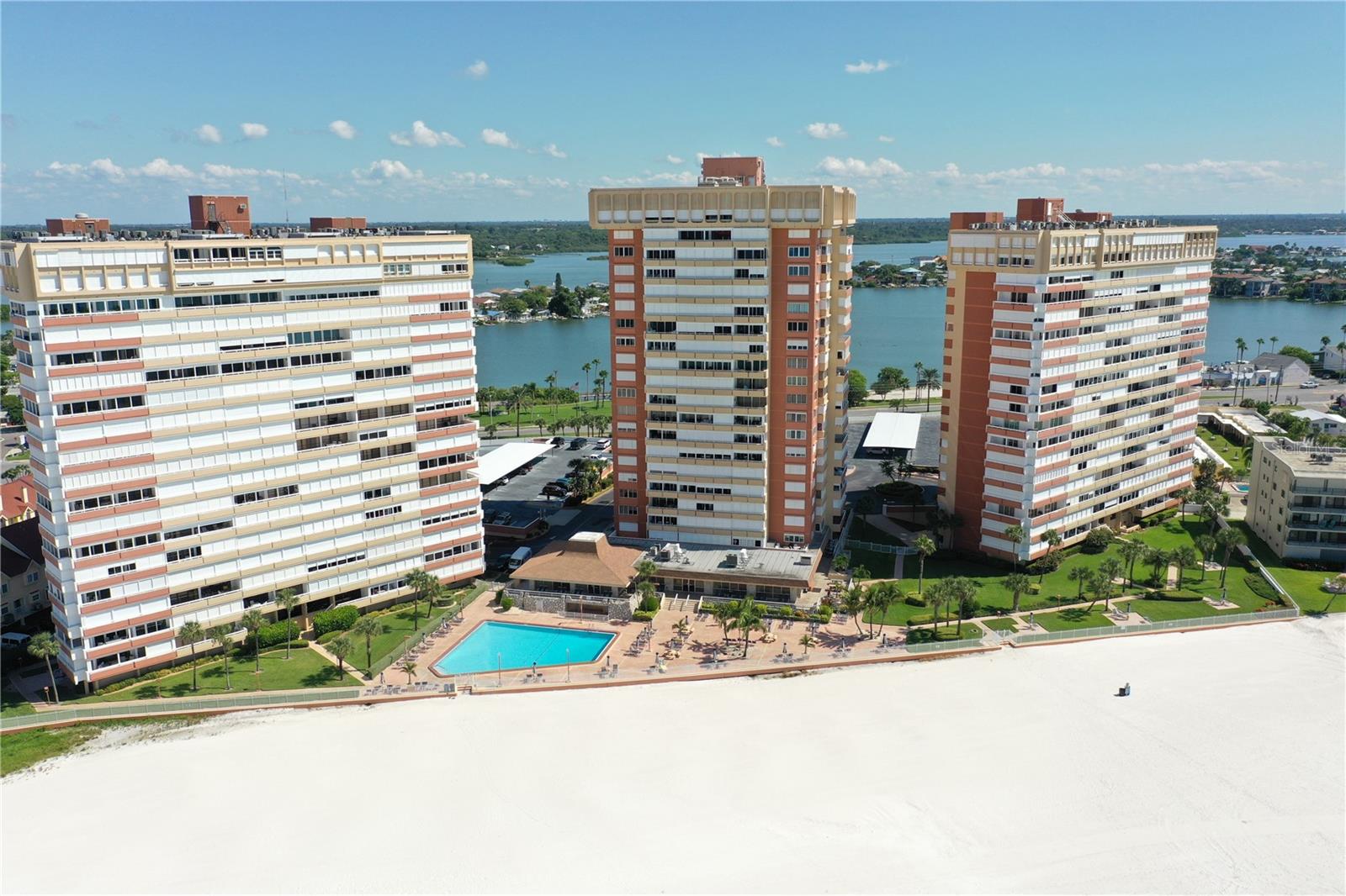 REDINGTON TOWERS BLDG 2 CONDO - Residential