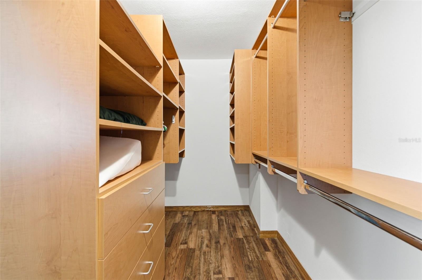 REDINGTON TOWERS BLDG 2 CONDO - Residential