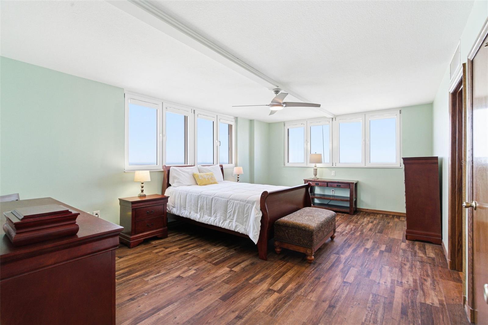 REDINGTON TOWERS BLDG 2 CONDO - Residential