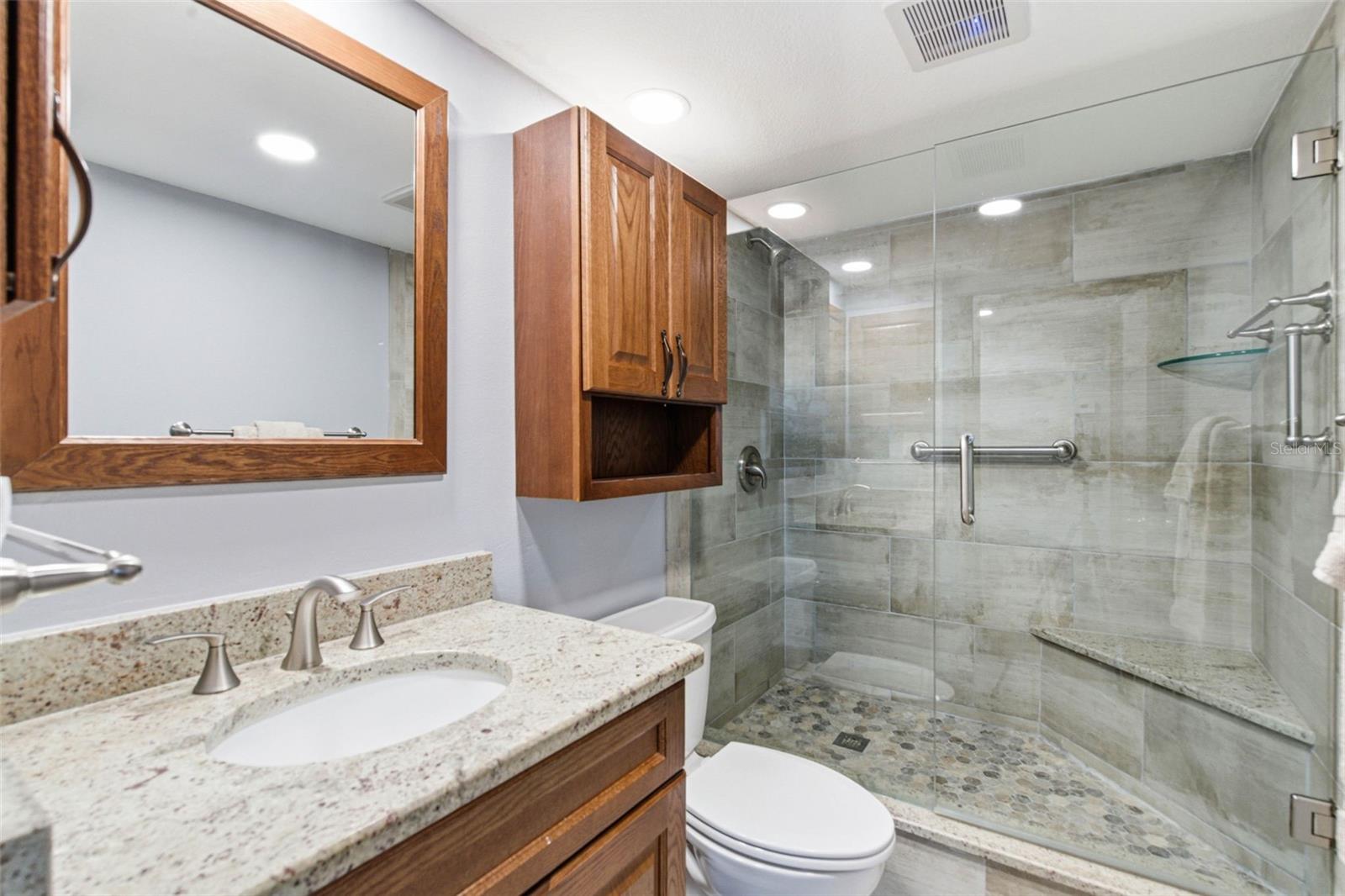 REDINGTON TOWERS BLDG 2 CONDO - Residential