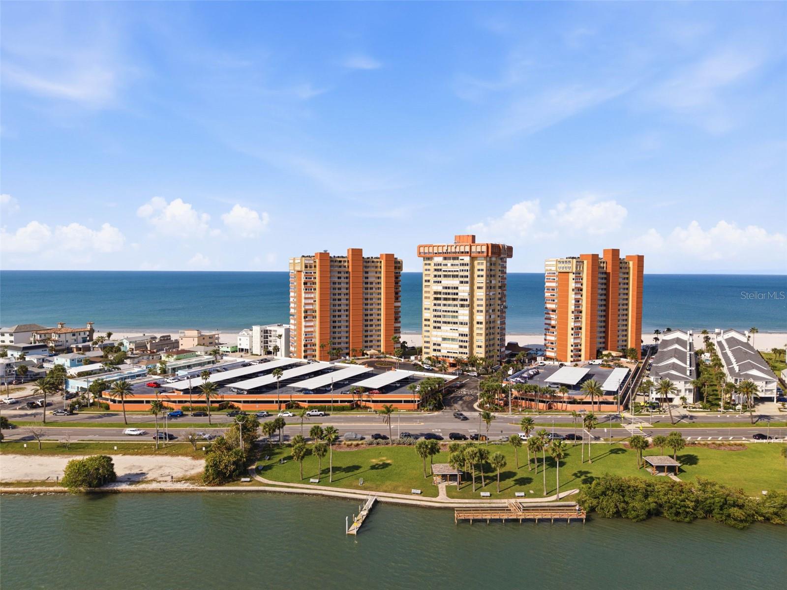 REDINGTON TOWERS BLDG 2 CONDO - Residential