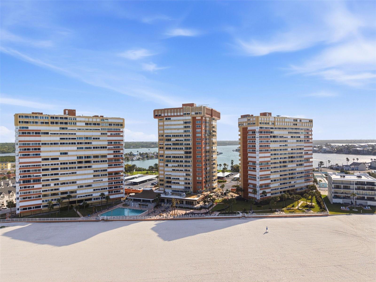 REDINGTON TOWERS BLDG 2 CONDO - Residential