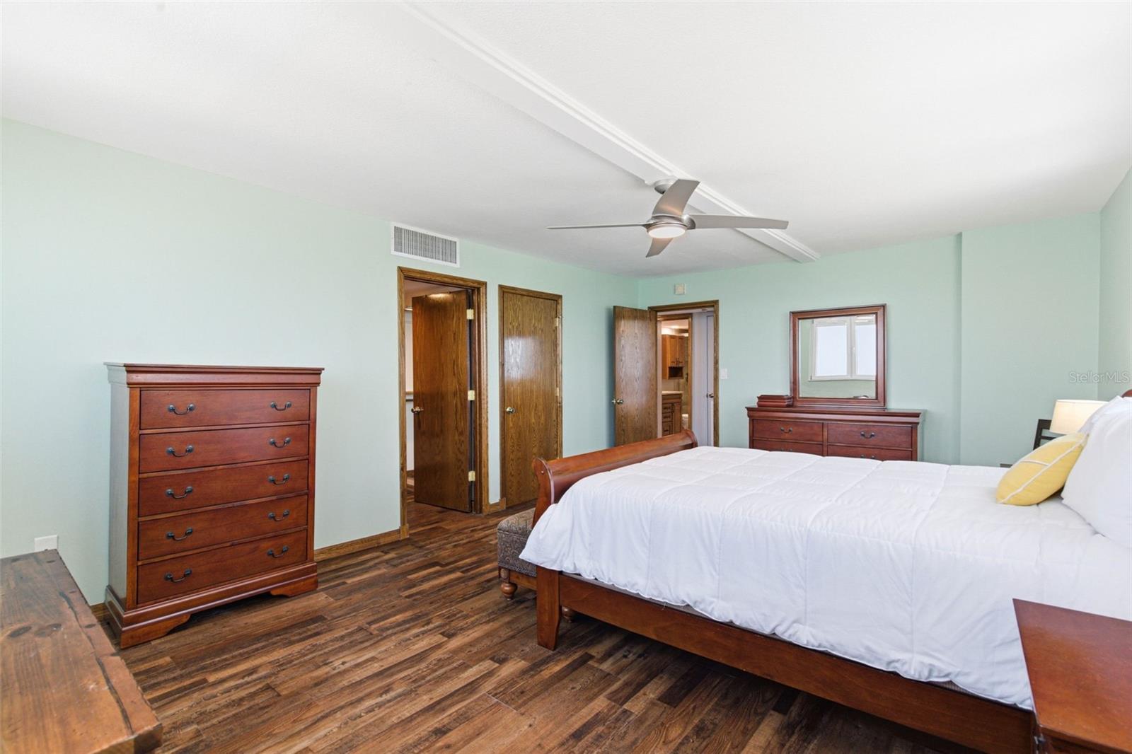 REDINGTON TOWERS BLDG 2 CONDO - Residential