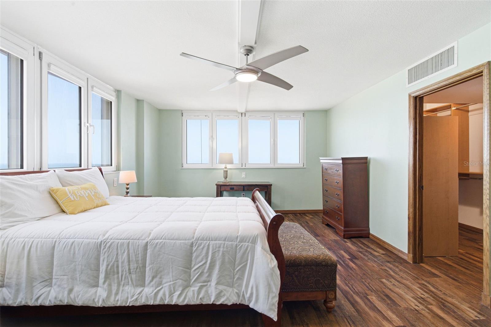 REDINGTON TOWERS BLDG 2 CONDO - Residential