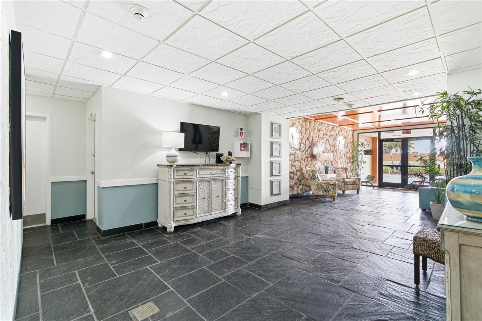 REDINGTON TOWERS BLDG 2 CONDO - Residential