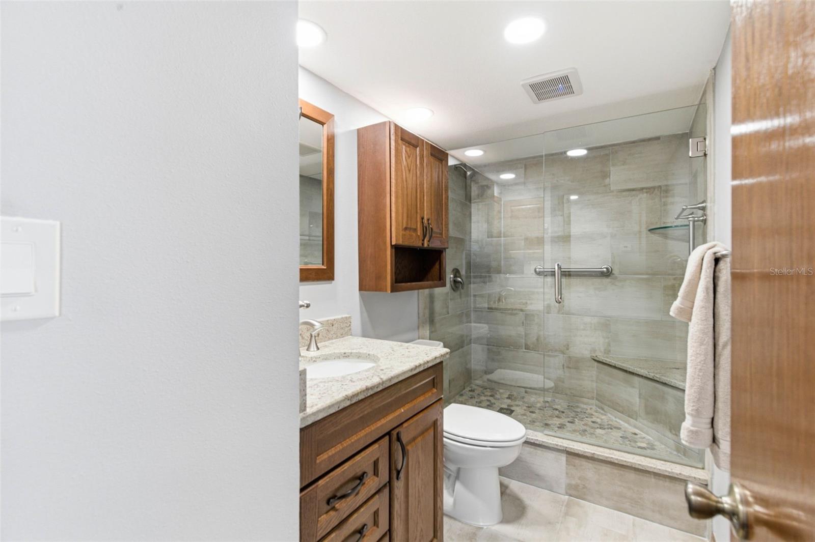 REDINGTON TOWERS BLDG 2 CONDO - Residential