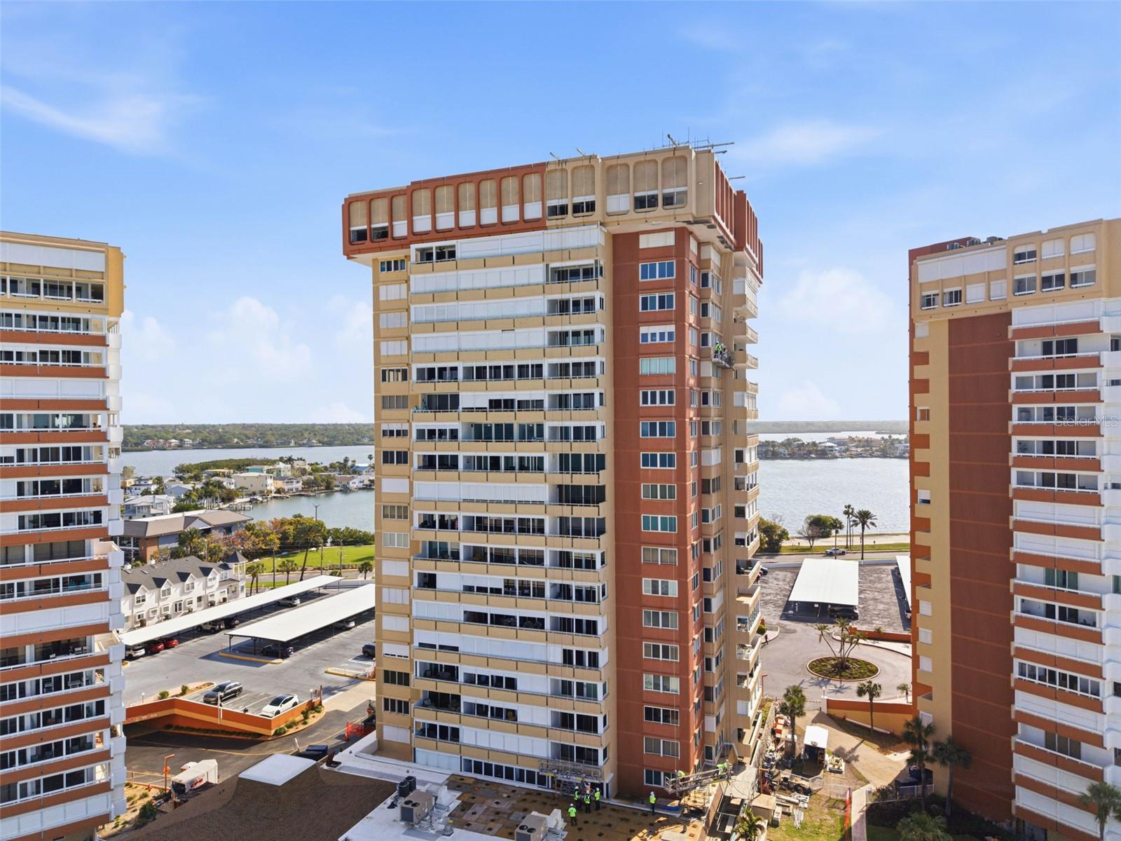 REDINGTON TOWERS BLDG 2 CONDO - Residential