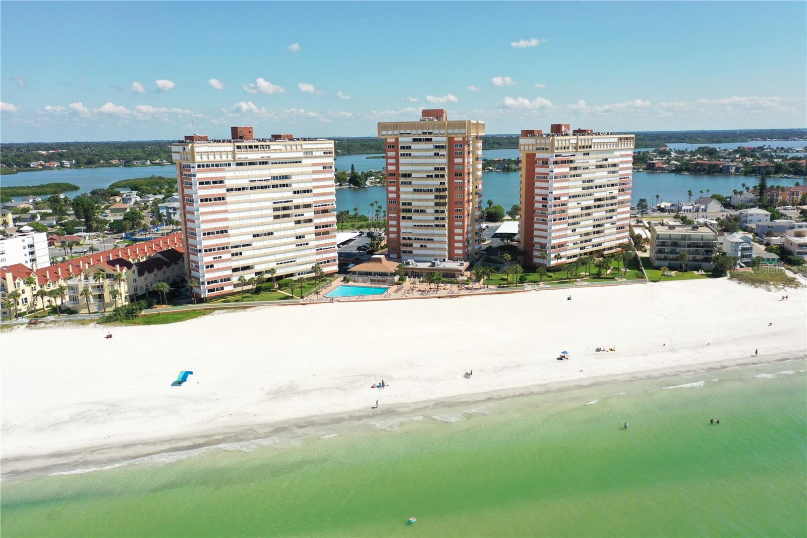 REDINGTON TOWERS BLDG 2 CONDO - Residential