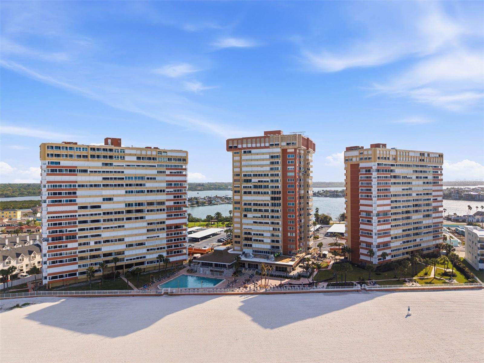 REDINGTON TOWERS BLDG 2 CONDO - Residential