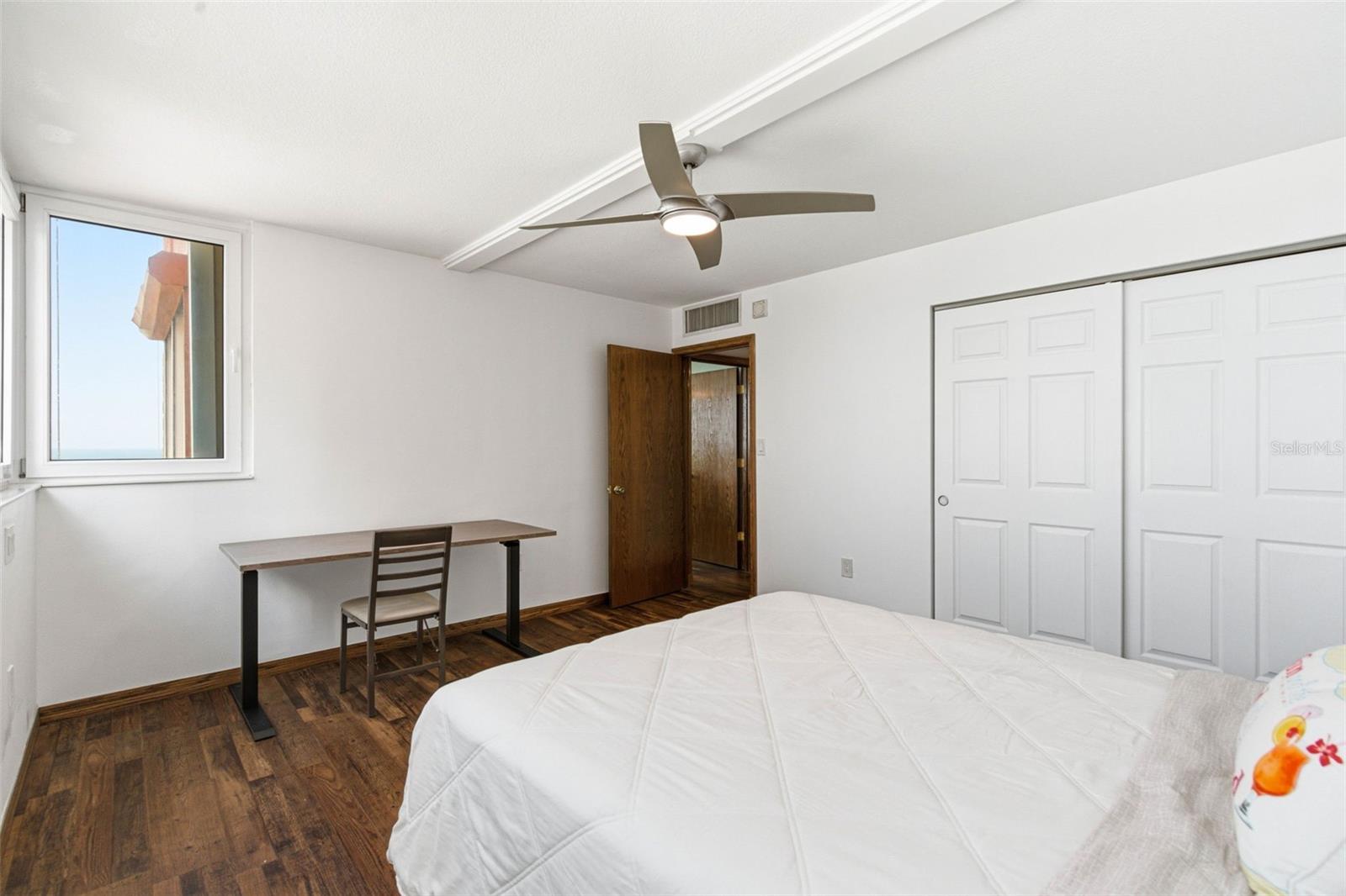 REDINGTON TOWERS BLDG 2 CONDO - Residential