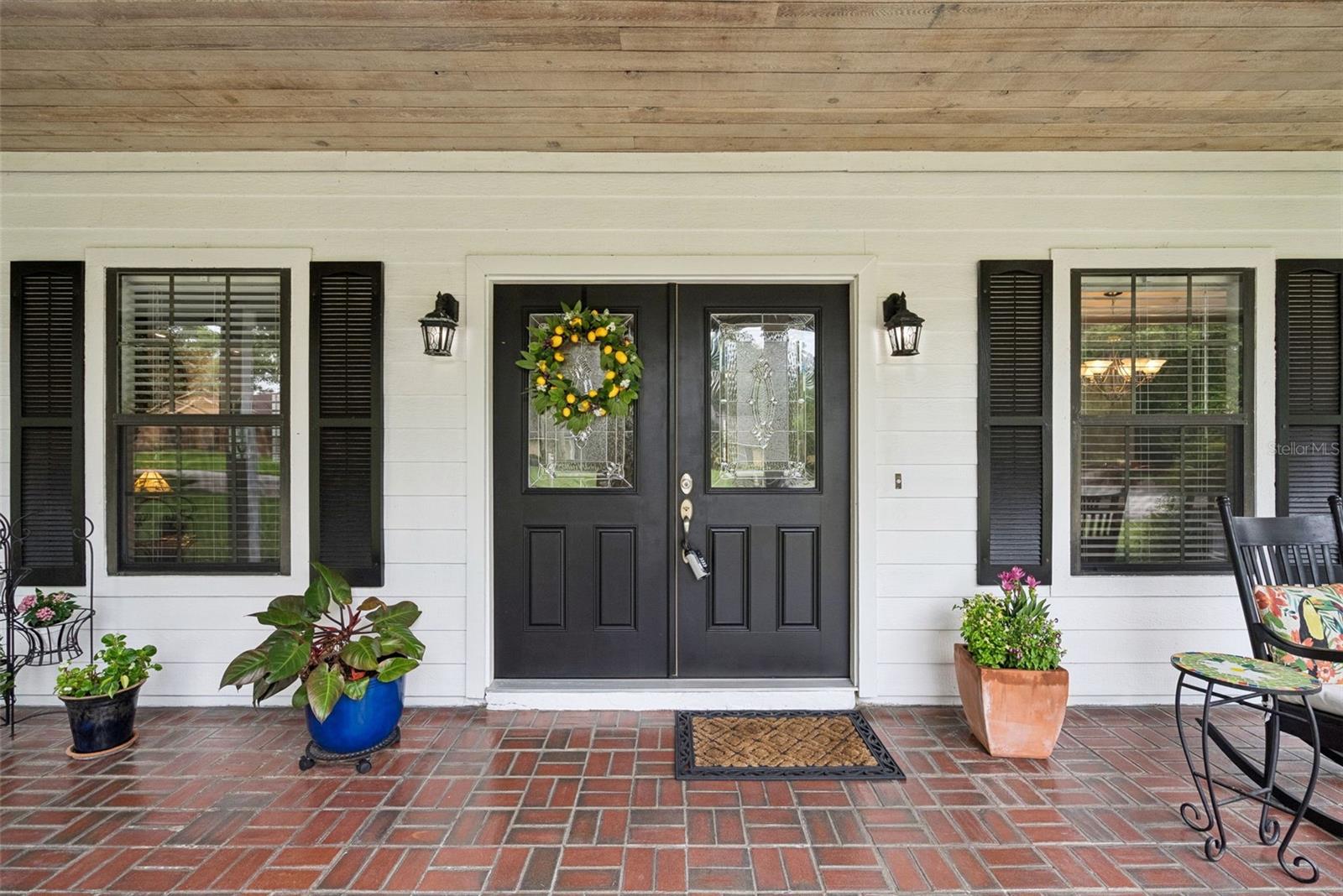 290 MANOR OAKS COURT