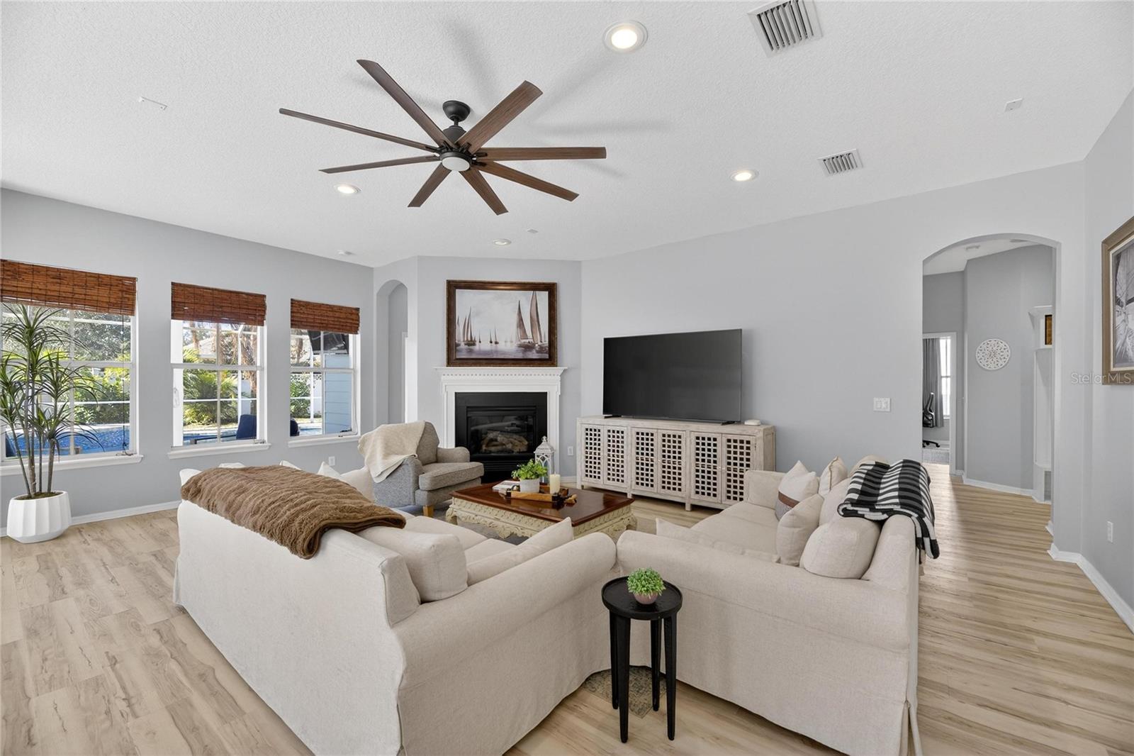 MIRABAY PH 3A-1 - Residential