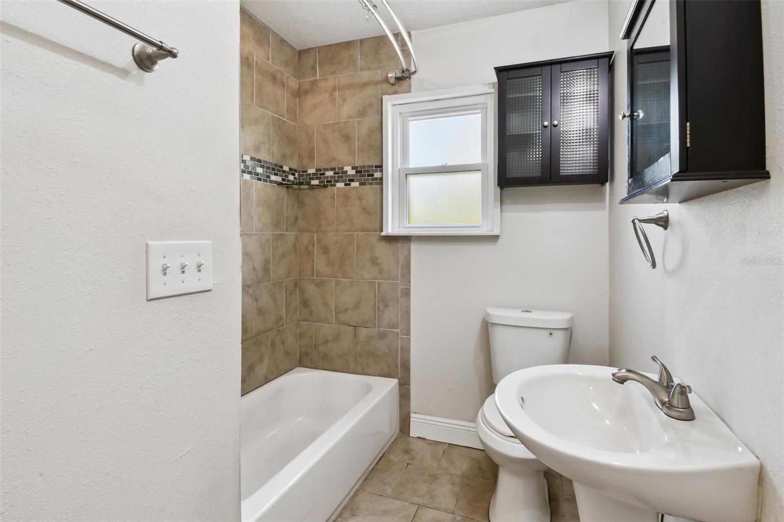 MOBLEYS SUB - Residential Lease