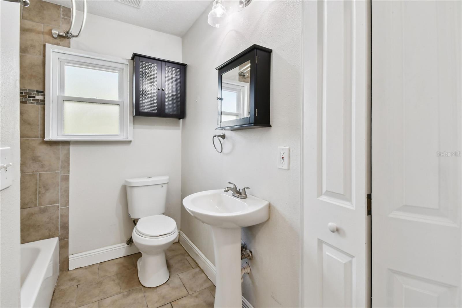 MOBLEYS SUB - Residential Lease