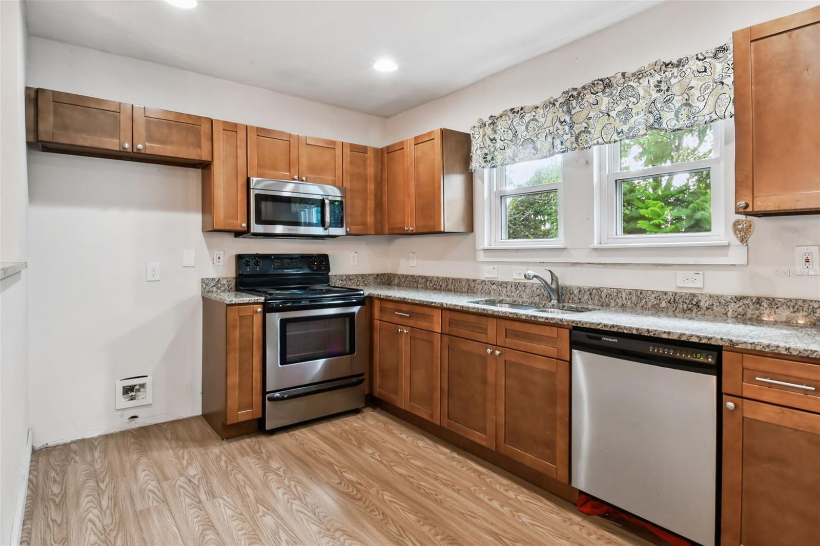 MOBLEYS SUB - Residential Lease