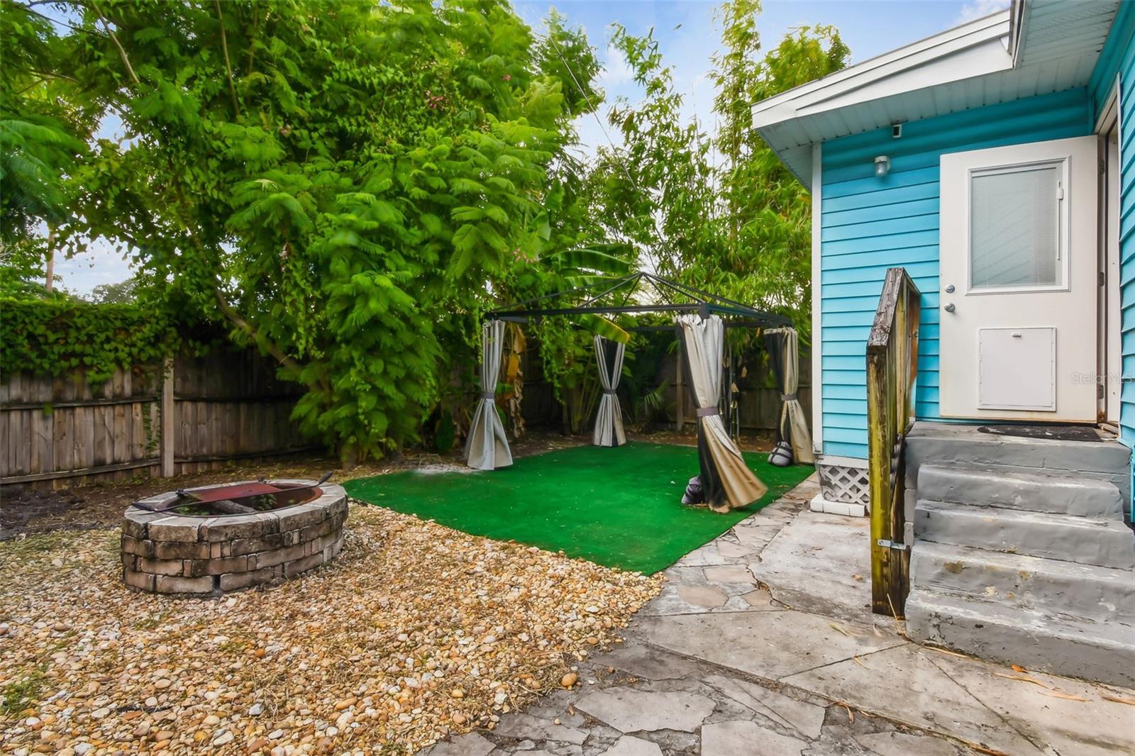 MOBLEYS SUB - Residential Lease
