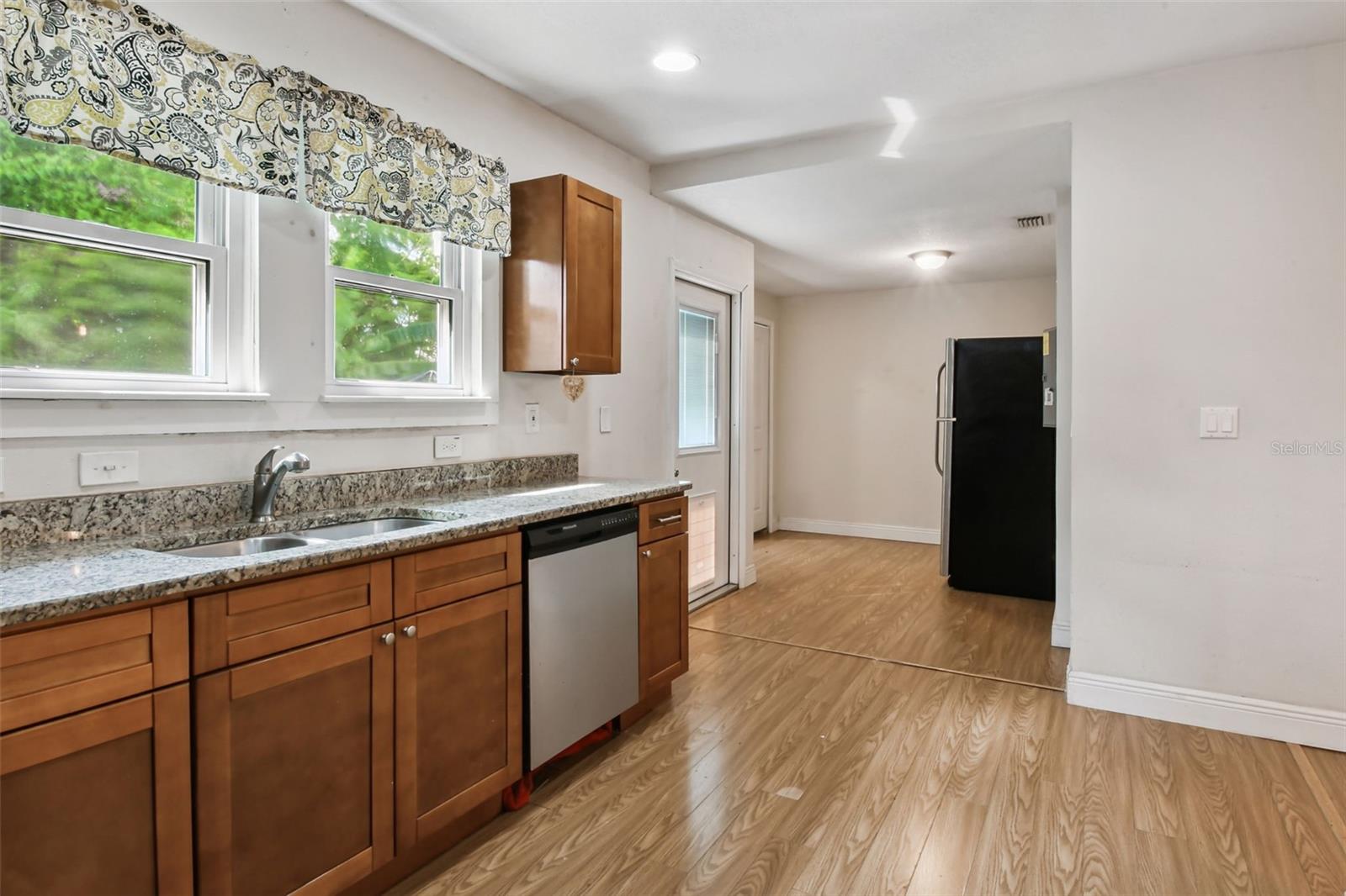 MOBLEYS SUB - Residential Lease