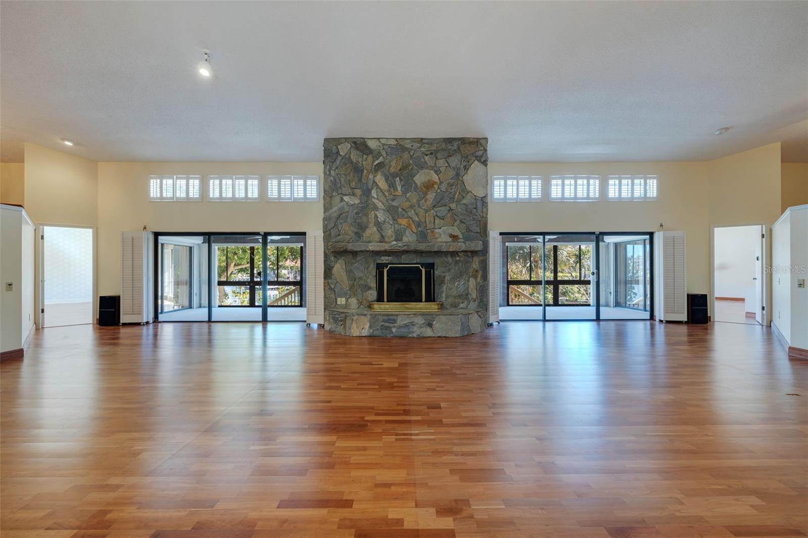 TIERRA VERDE UNIT 1 1ST REP - Residential