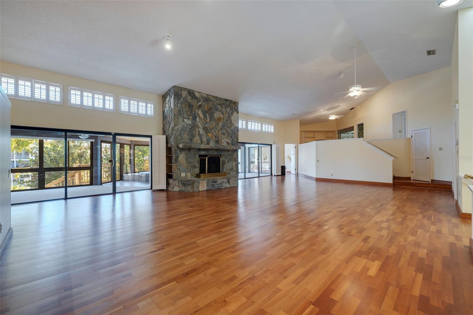 TIERRA VERDE UNIT 1 1ST REP - Residential