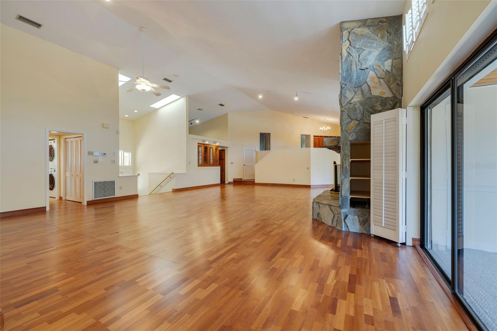 TIERRA VERDE UNIT 1 1ST REP - Residential