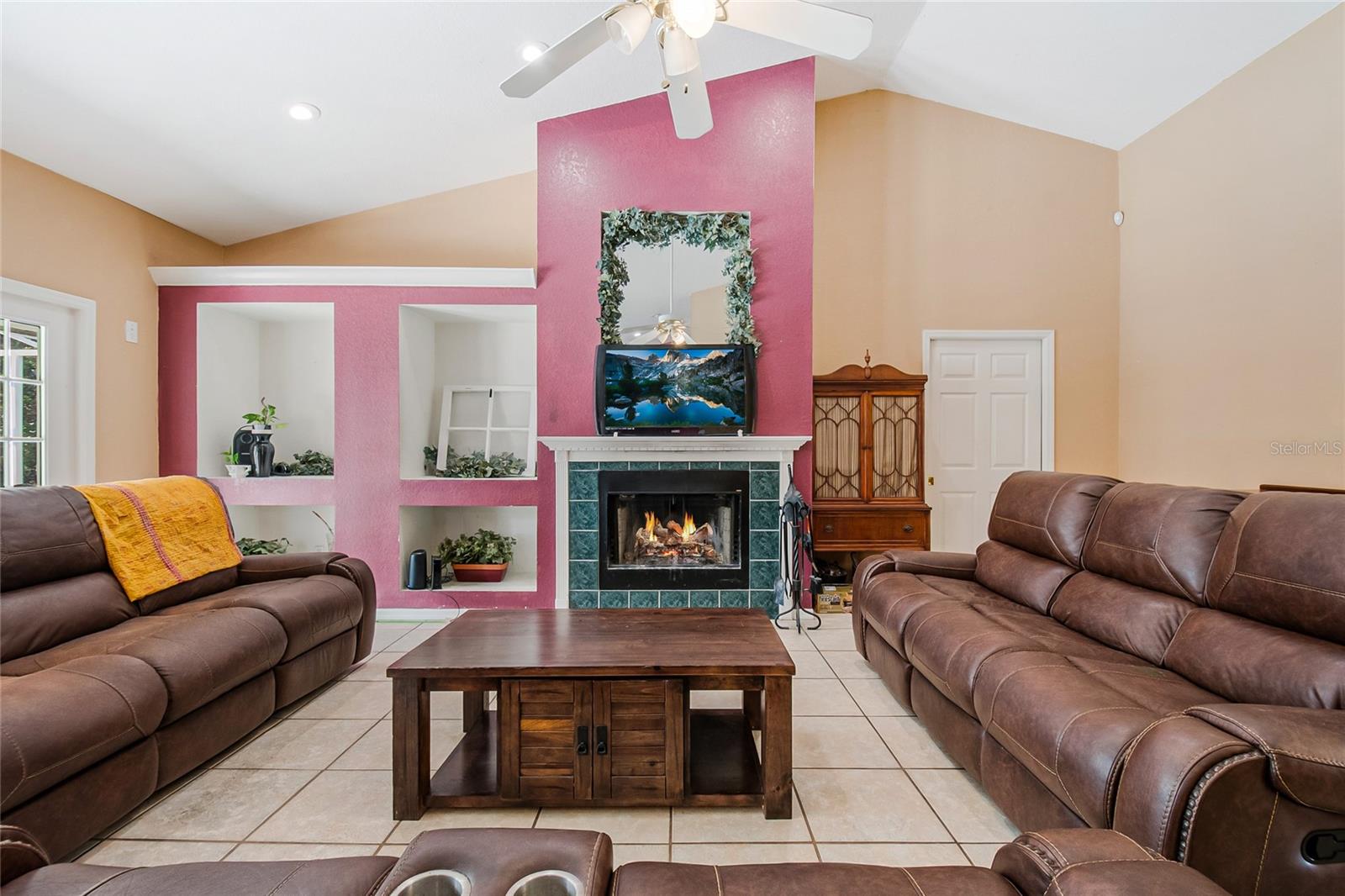 BEG NW COR OF U S GOVT LOT 1 RUN E 940 FT S 160 FT - Residential