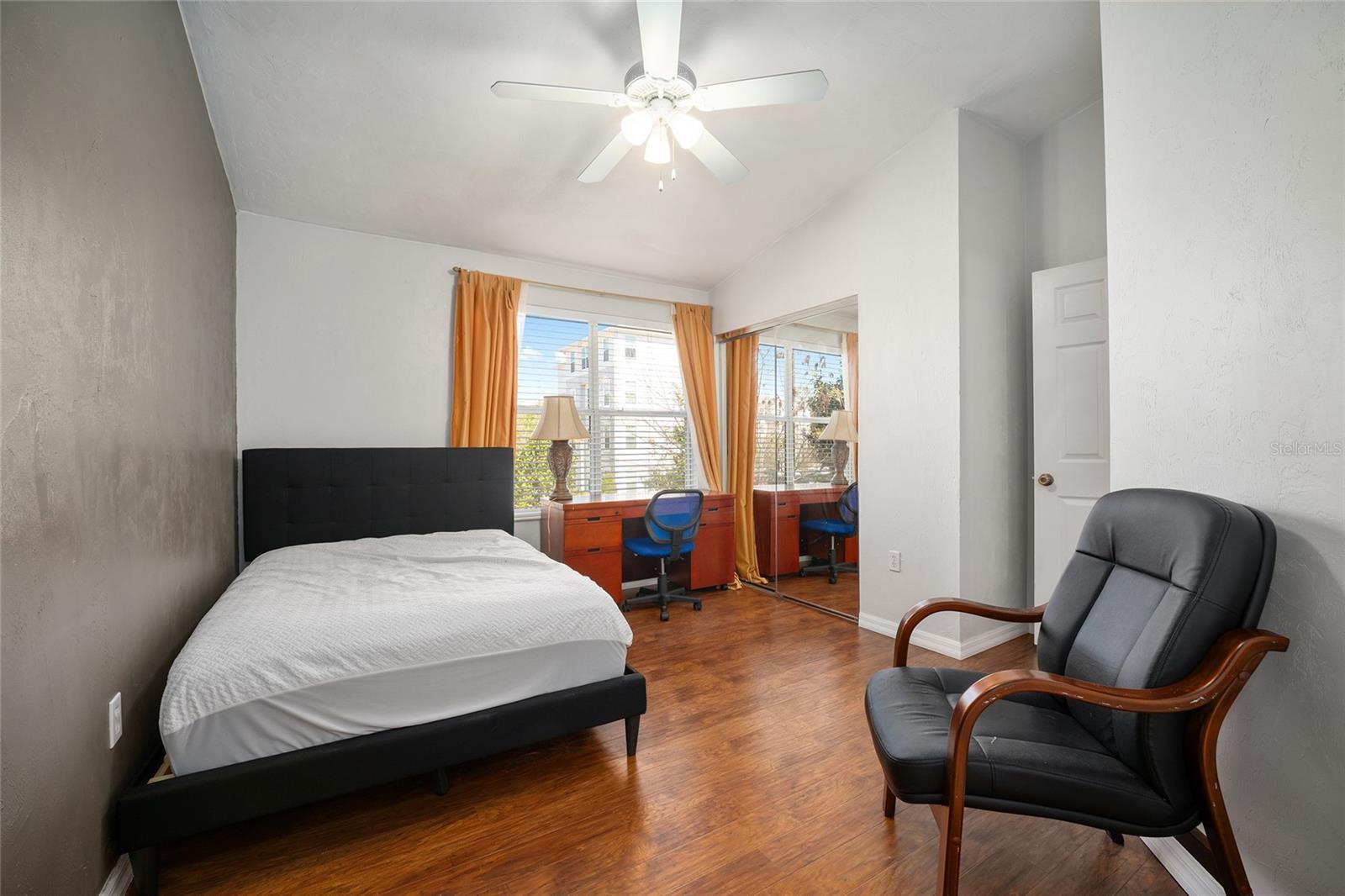 KENSINGTON PARK - Residential