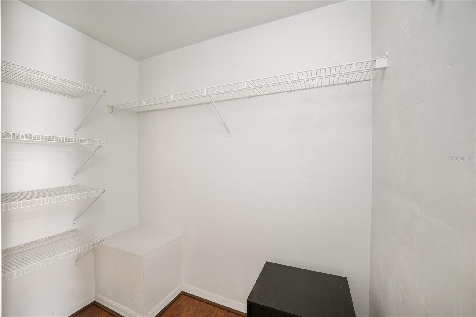 KENSINGTON PARK - Residential