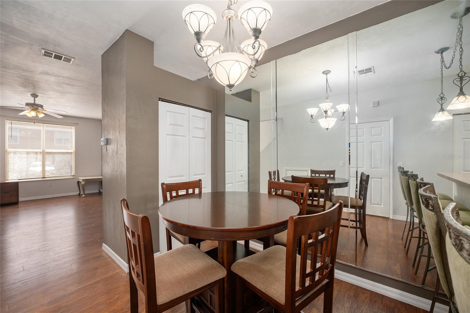 KENSINGTON PARK - Residential