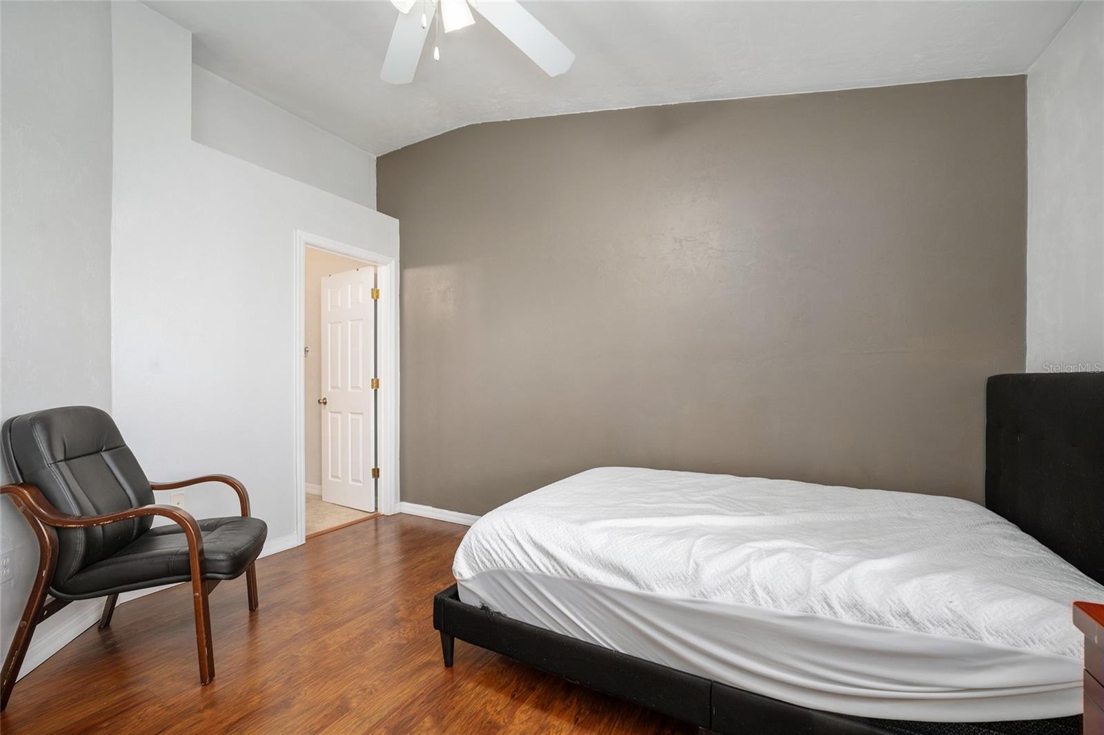 KENSINGTON PARK - Residential