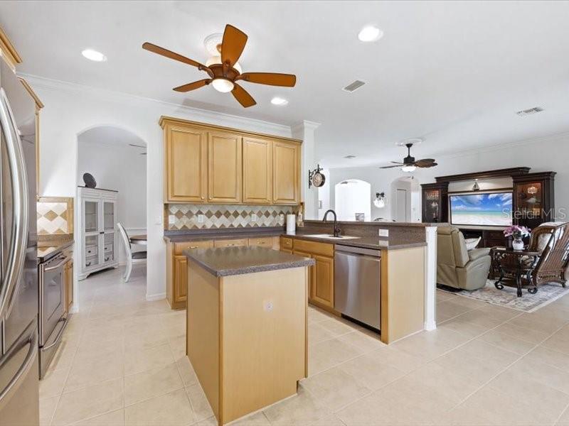 SUNCOAST LAKES - Residential