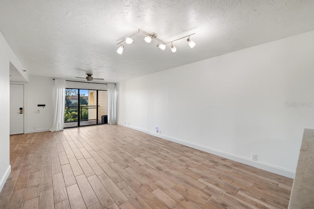 HUDSON OAKS - Residential