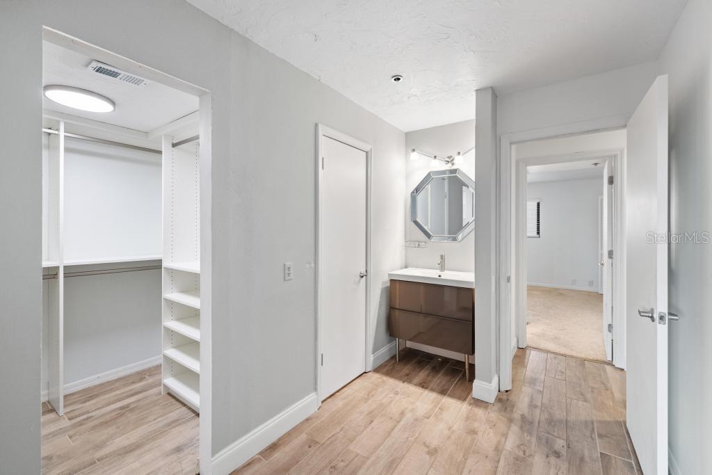 HUDSON OAKS - Residential