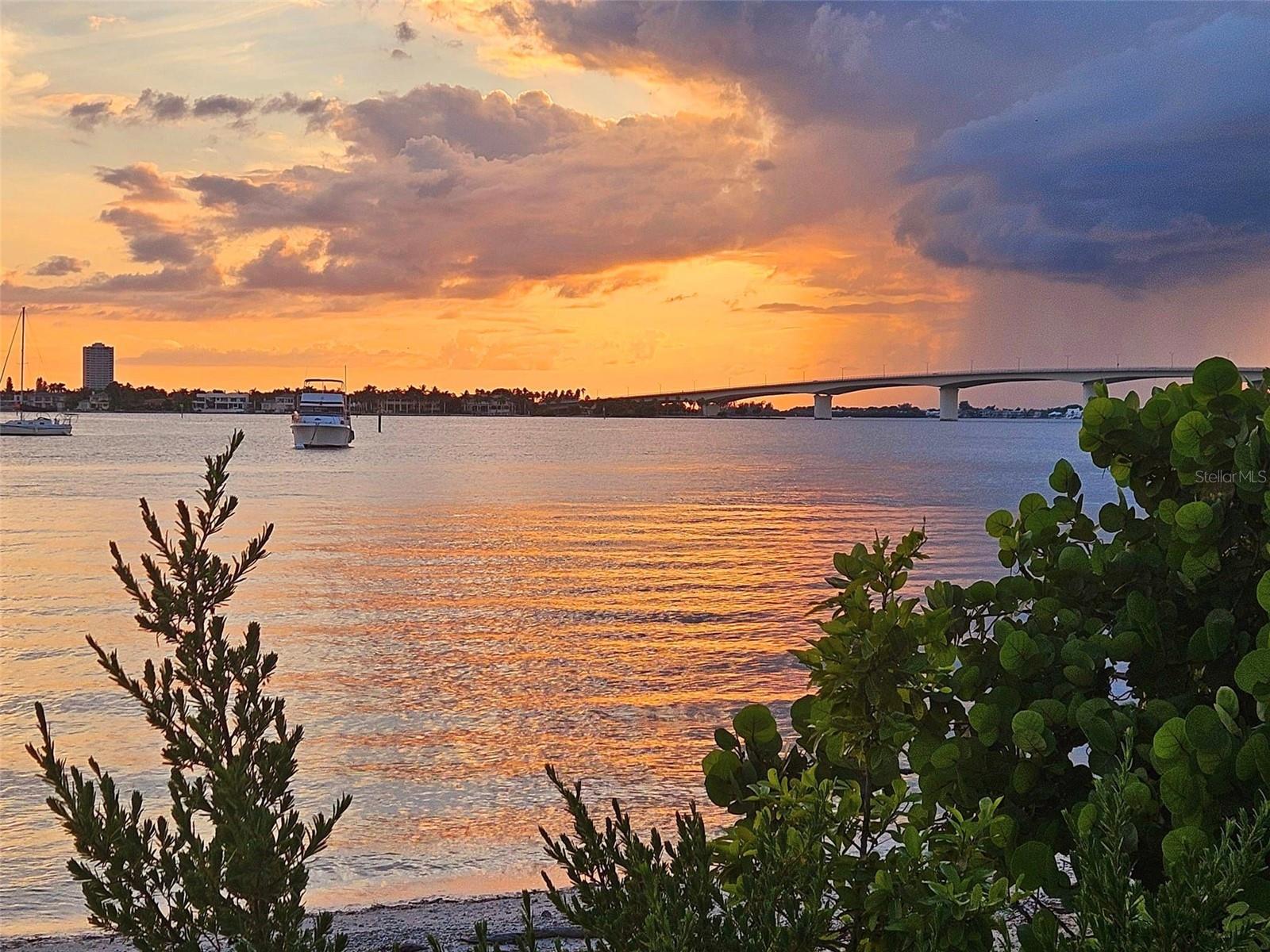 HUDSON OAKS - Residential