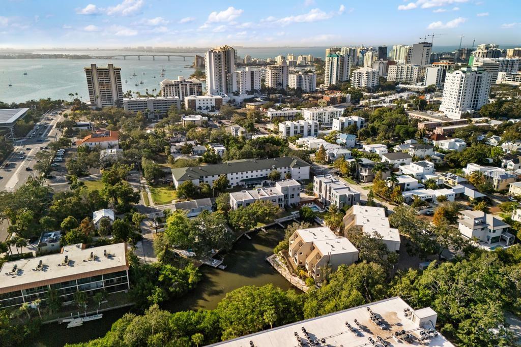 HUDSON OAKS - Residential