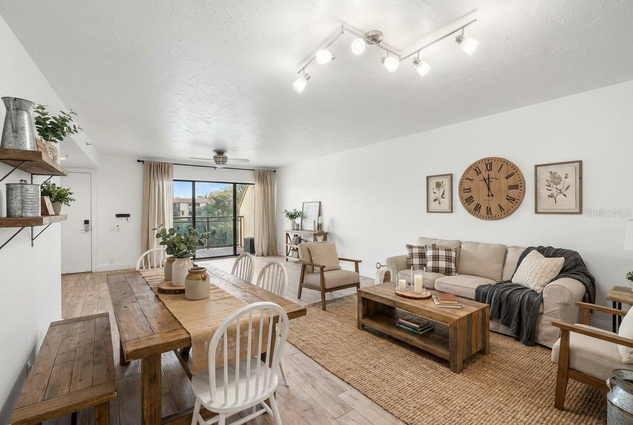 HUDSON OAKS - Residential