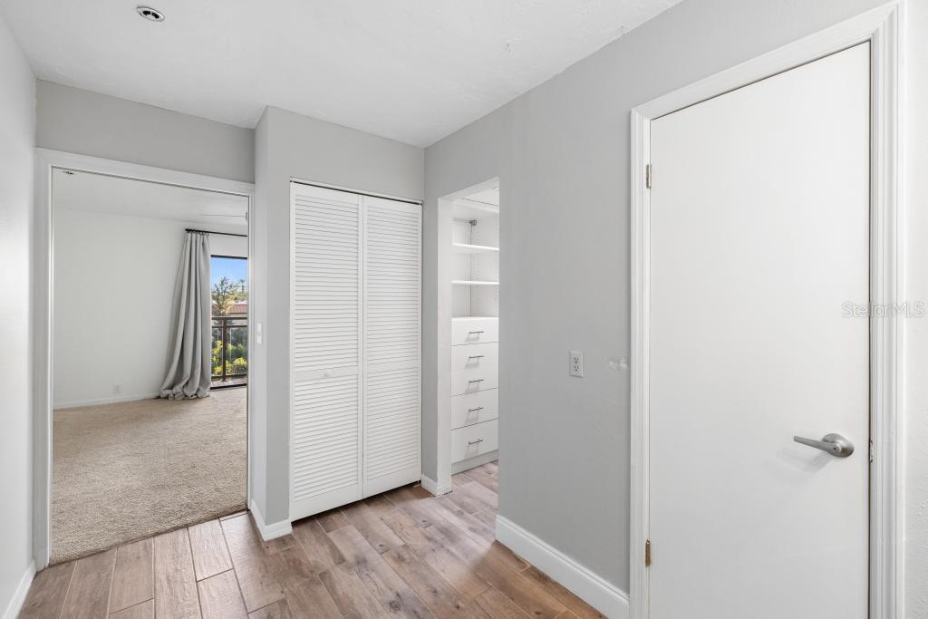 HUDSON OAKS - Residential