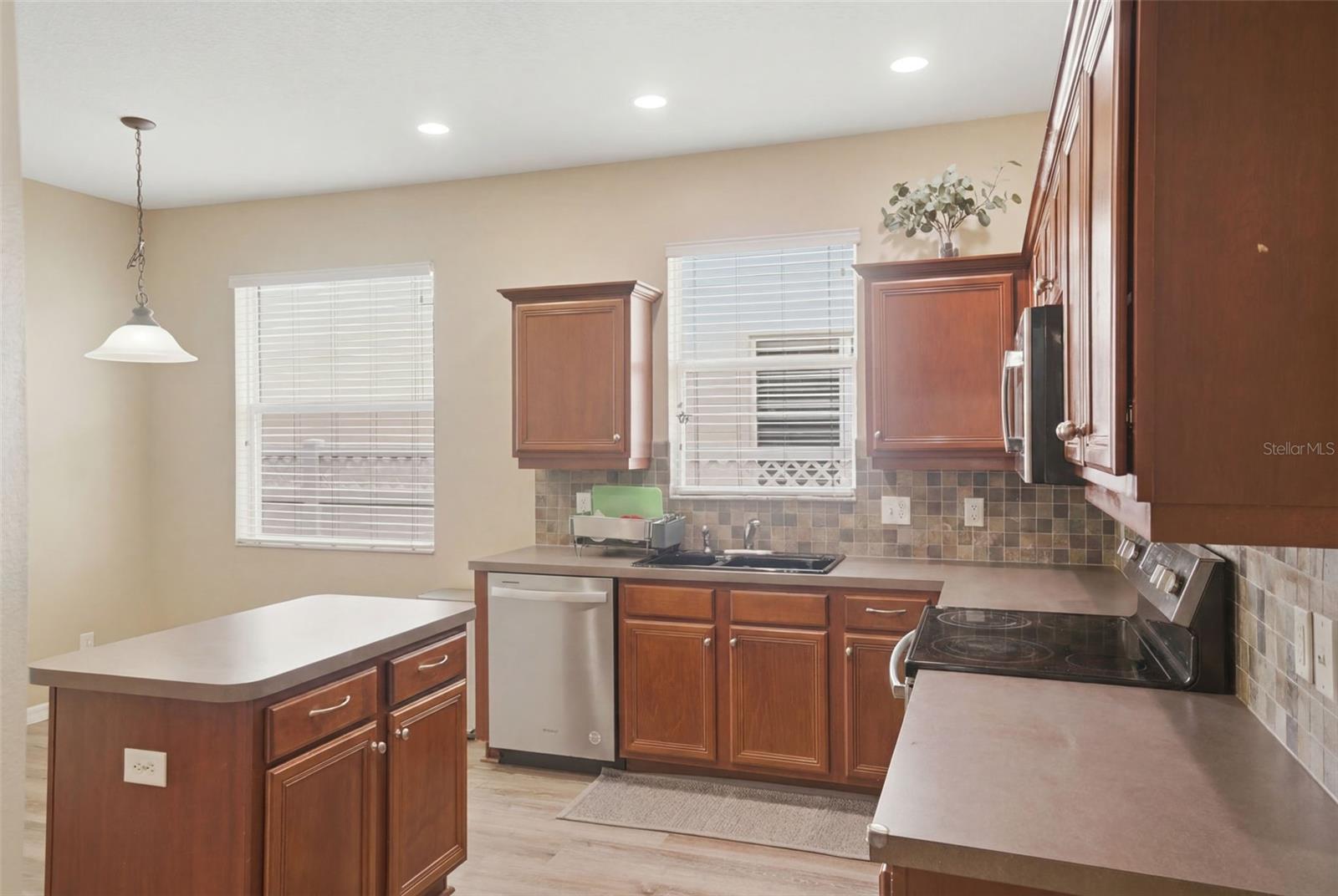 DEERFIELD PLACE A-G - Residential