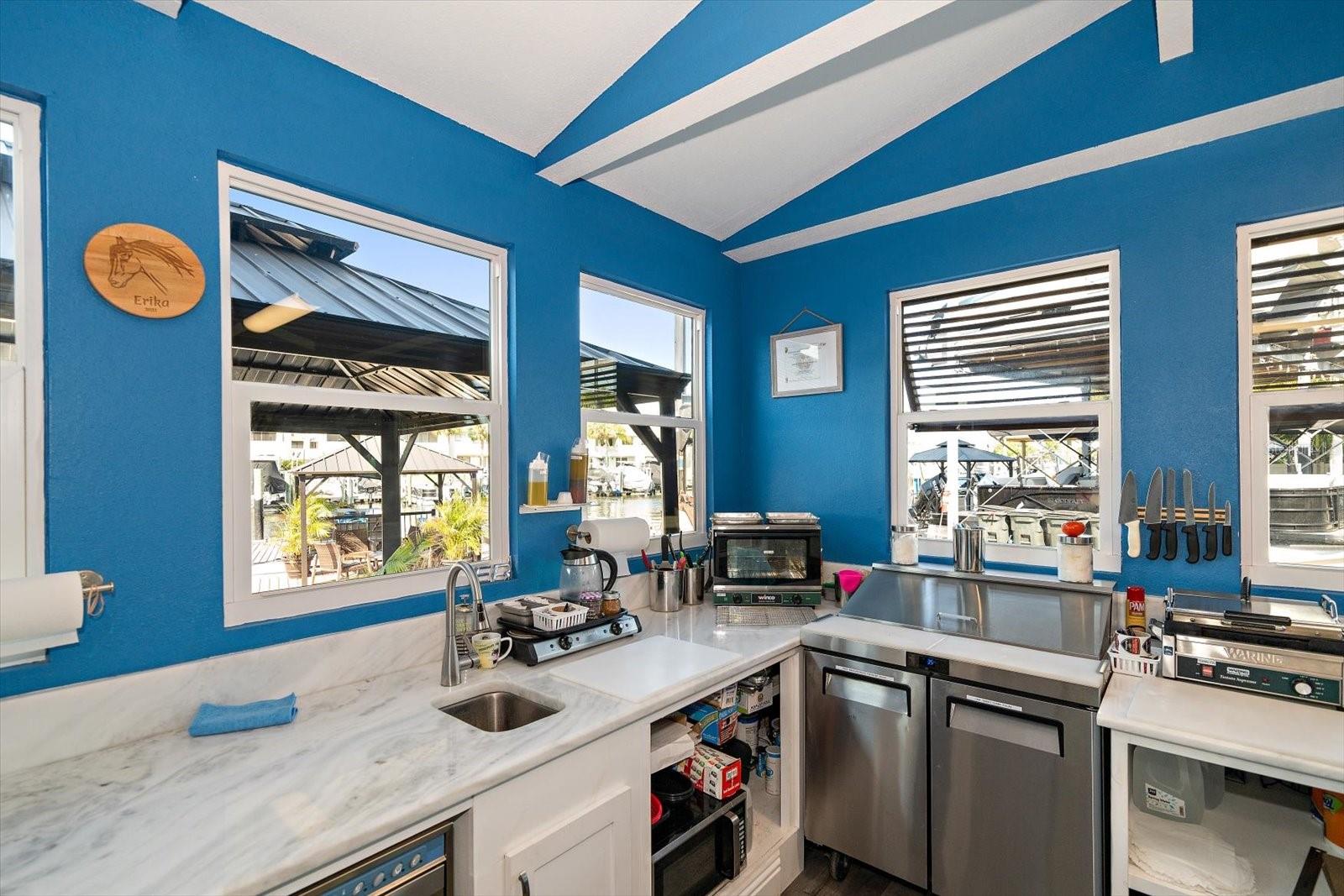 BAYWOOD SHORES - Commercial Sale
