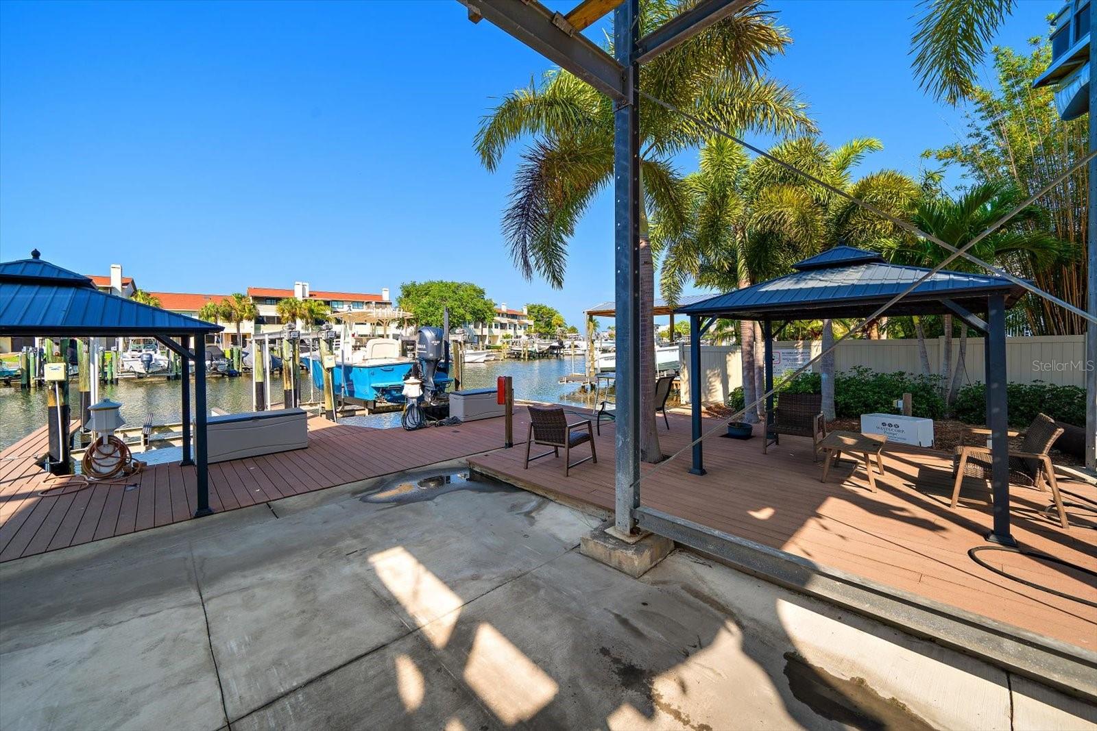 BAYWOOD SHORES - Commercial Sale