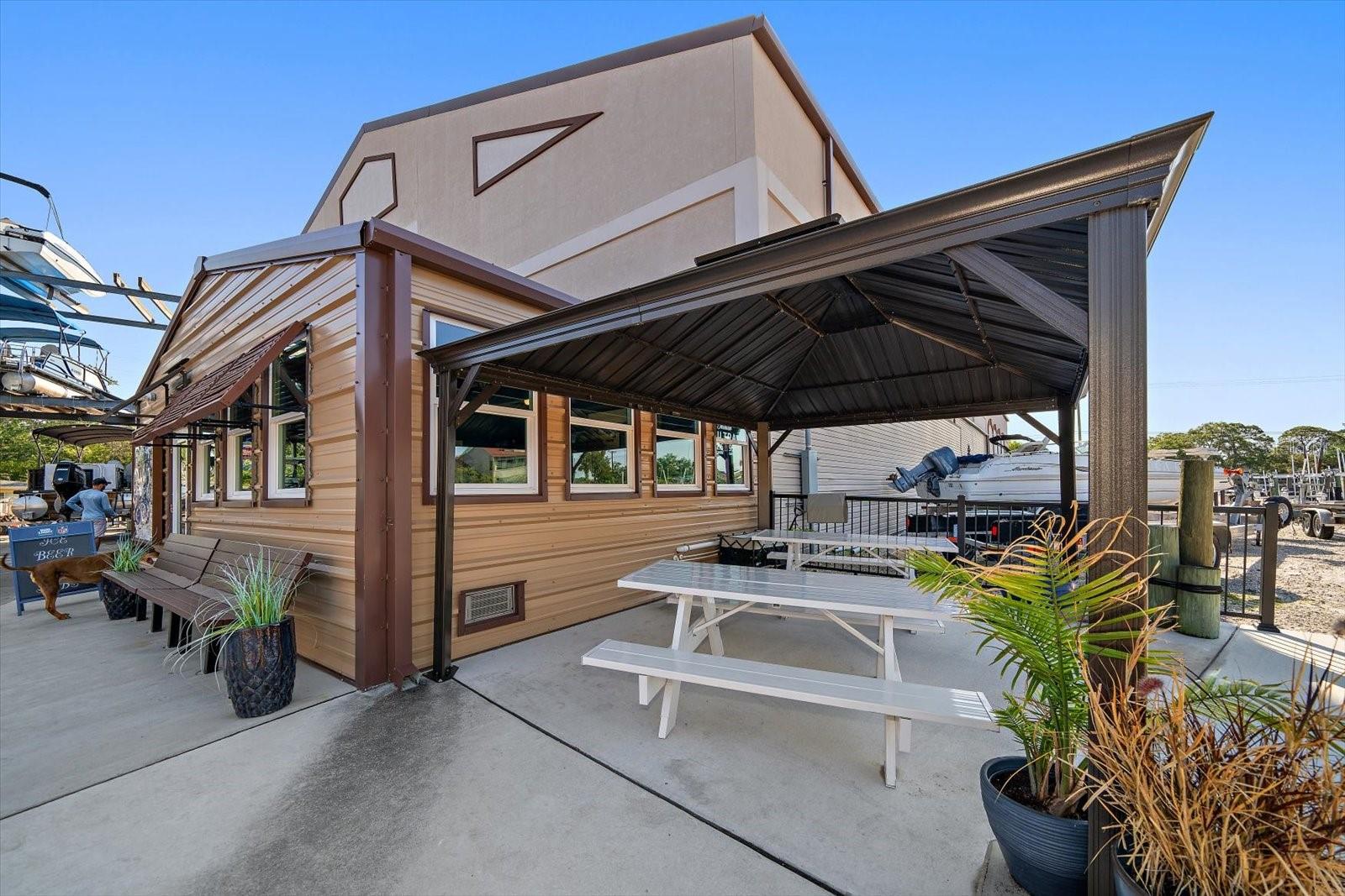 BAYWOOD SHORES - Commercial Sale