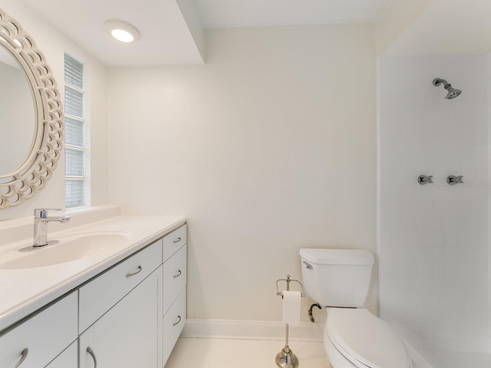 PLAZA VIEW - Residential