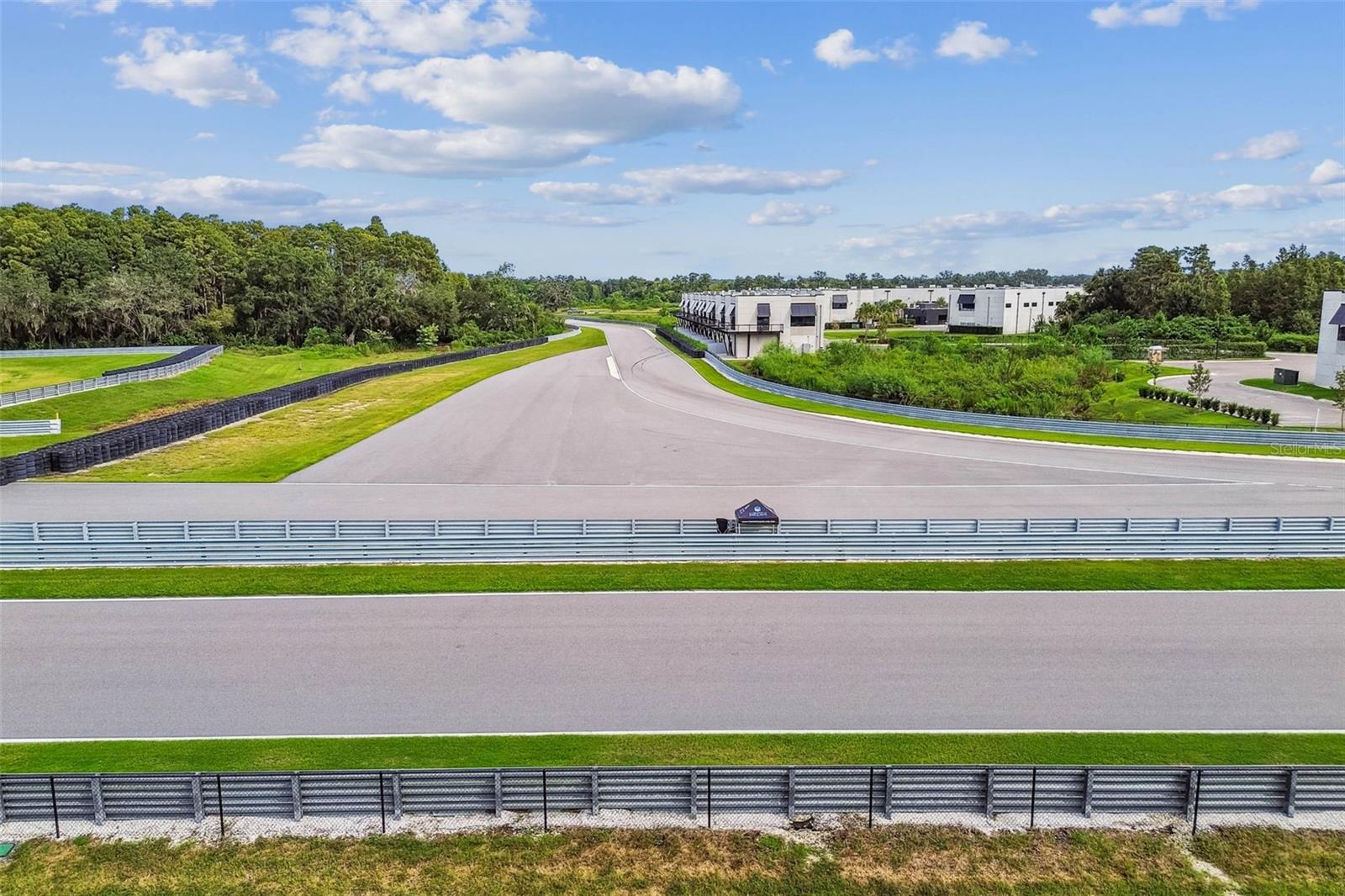 MOTOR ENCLAVE - Commercial Sale