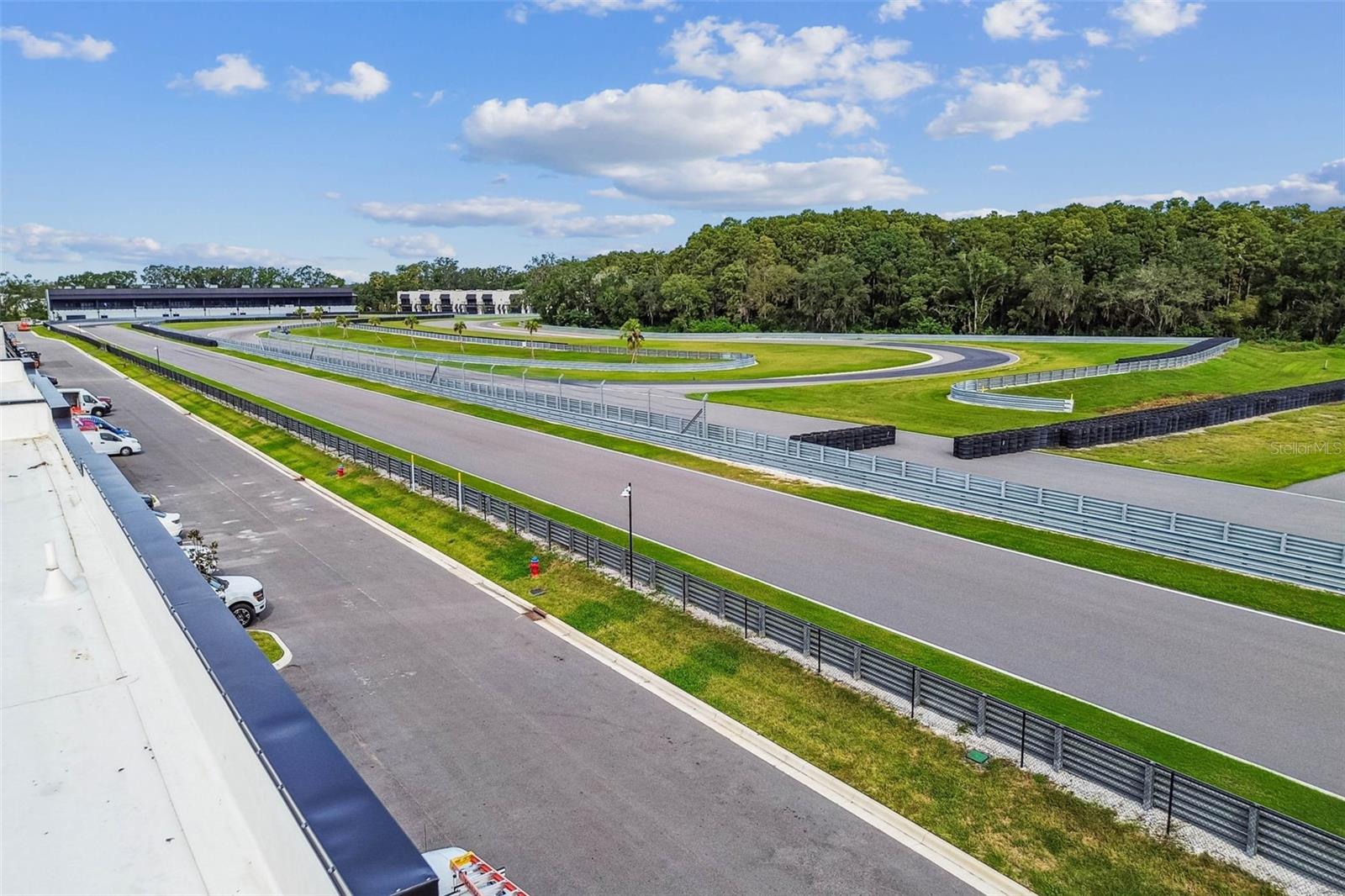 MOTOR ENCLAVE - Commercial Sale