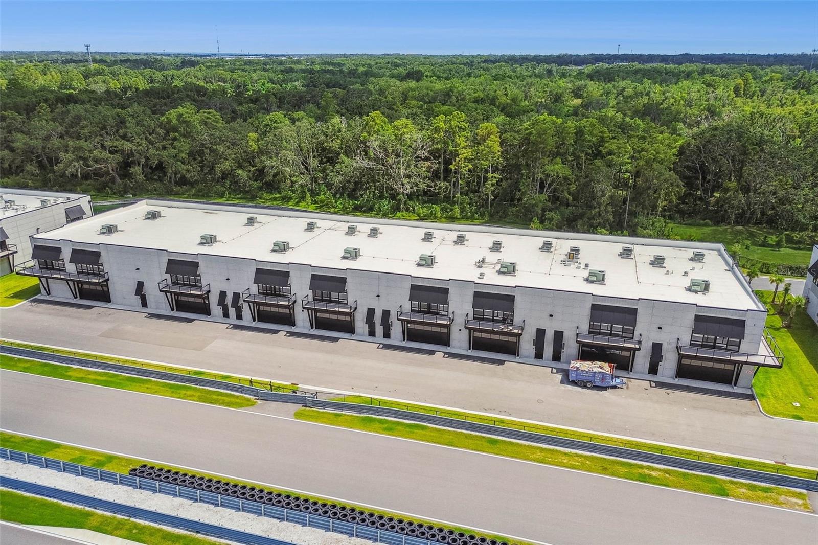 MOTOR ENCLAVE - Commercial Sale